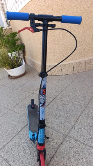 Patinete Decathlon 6-9 años con pata