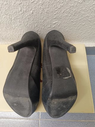 Zapatos tacón efecto piel serpiente negros