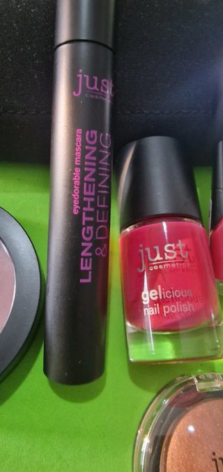 Set 5 prodotti Just Cosmetics + pochette