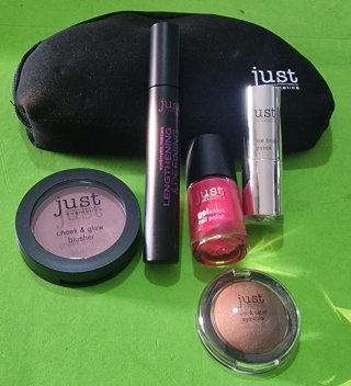 Set 5 prodotti Just Cosmetics + pochette