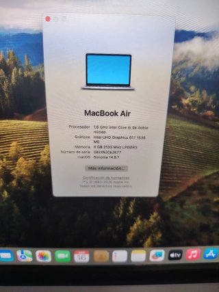 MacBook Air 13' 2018 i5 8 RAM 128+ caja Touch ID