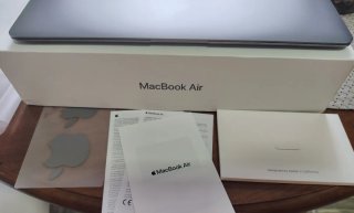 MacBook Air 13' 2018 i5 8 RAM 128+ caja Touch ID