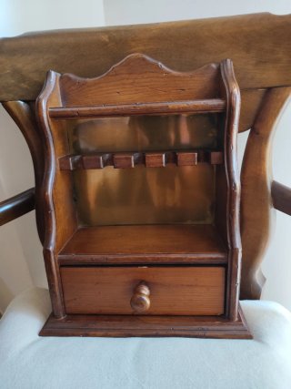 Mueble expositor portapipas en  madera