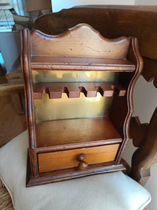 Mueble expositor portapipas en  madera
