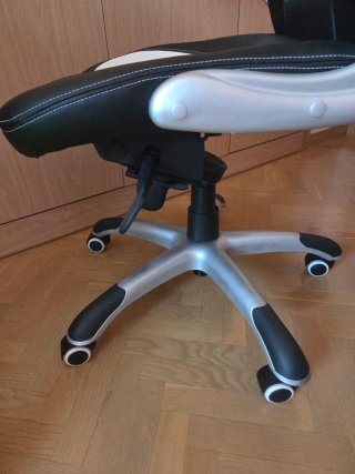 Silla Gamer Negra y Blanca