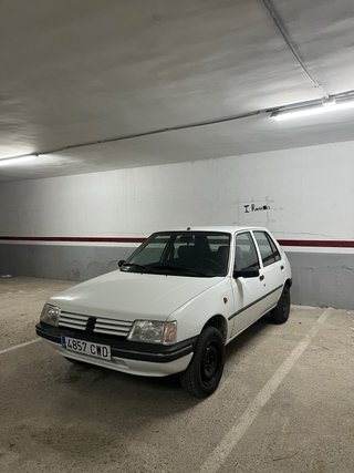 Peugeot 205 1983