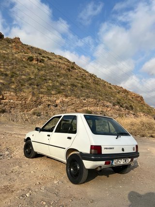 Peugeot 205 1983