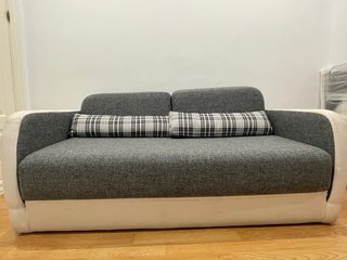 Sofá Cama Gris y Blanco