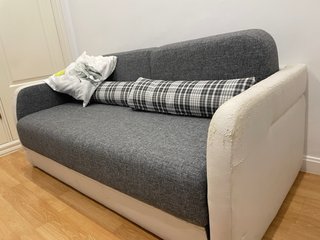 Sofá Cama Gris y Blanco