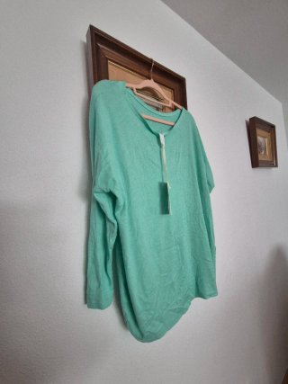 Lote 16 prendas mujer de marca por 50 euros.