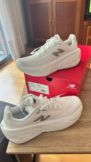 New Balance Fresh Foam X More V5 Talla 42.5