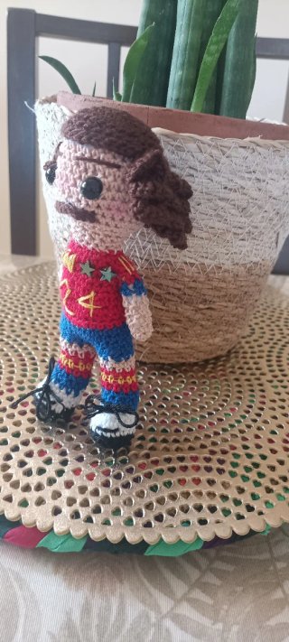 Muñeco ganchillo Cucurella