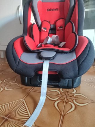 Silla de coche Babyauto de 0 a 18kg. Reclinable.