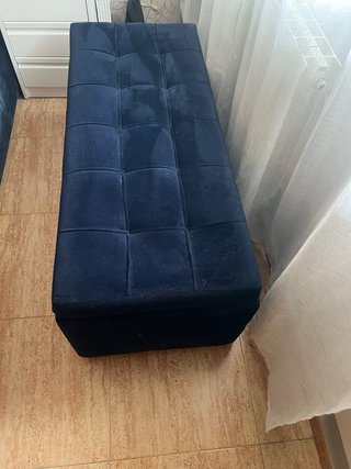 Canapé de cama con cabezal y pouff