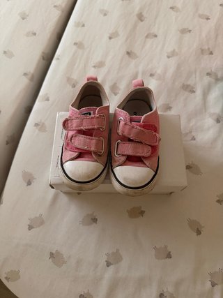 Zapatillas niña Converse rosas, numero 23
