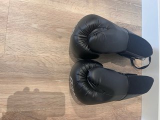 Guantes de boxeo negros