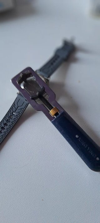 Orologio attrezzature lulizia riparazione sostituz
