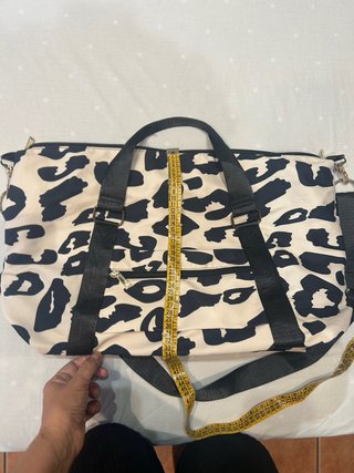 Bolsa de deporte y neceser estampado
