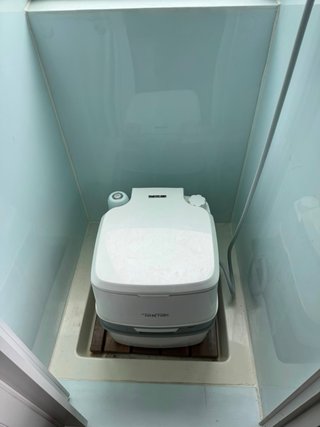 Baño Portátil Thetford Camper