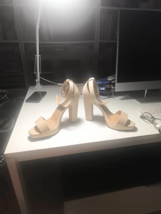 Sandalias de piel beige sin estrenar