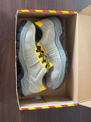 Scarpe antinfortunistiche nuove mai indossate