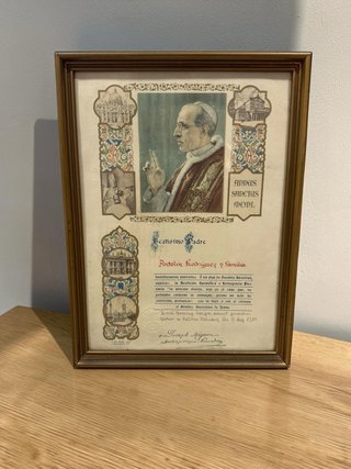 Documento religioso antiguo Papa MCML