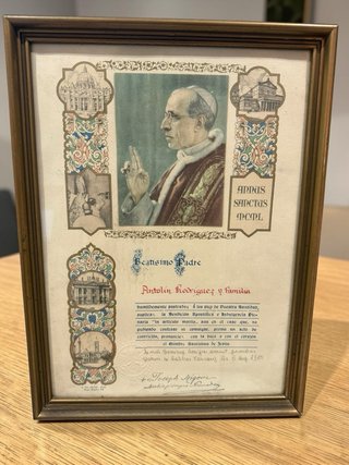 Documento religioso antiguo Papa MCML
