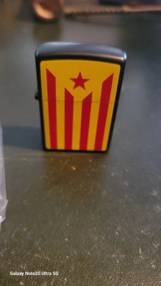 Accendino tipo Zippo con bandiera catalana