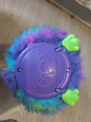 Furby Hasbro 2023 Verde/Morado