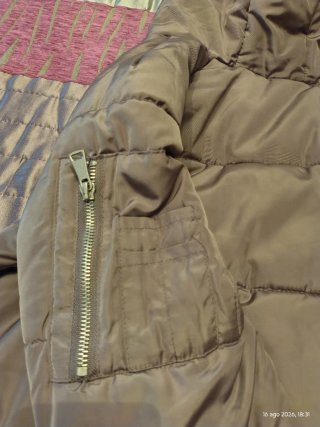 Cazadora gris con capucha para niña