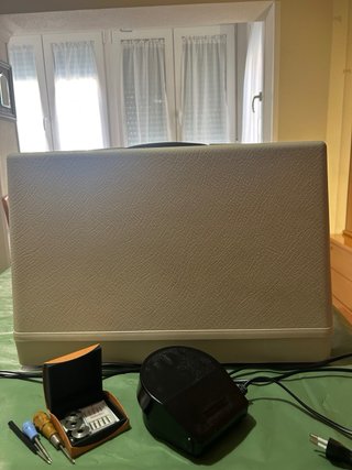 Máquina de coser Alfa Eibar.Funciona perfecto.
