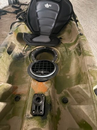 Kayak de pesca verde militar