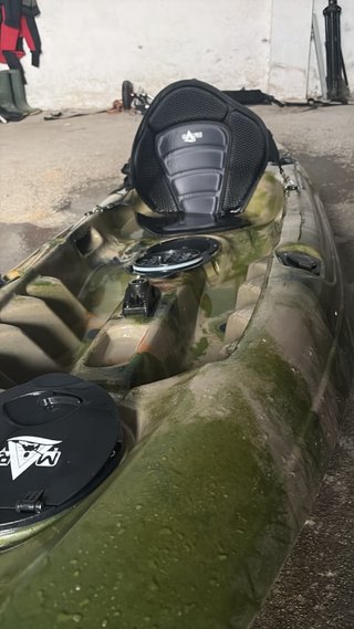 Kayak de pesca verde militar