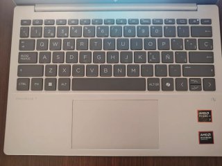 HP OmniBook 7 Aero 13.3 2K