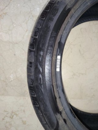 Par de cauchos Pirelli