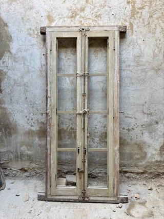 Ventana antigua de madera