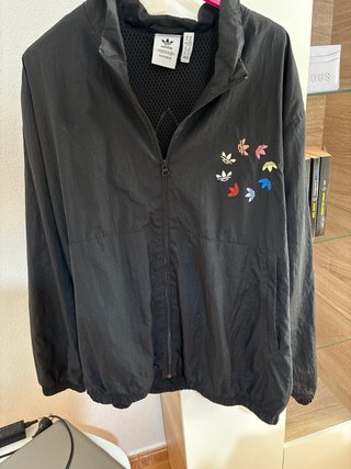 Chaqueta fina Adidas negra vintage