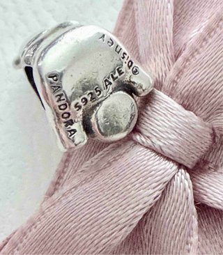 Pandora Charm Winnie the Pooh con Tarro de Miel