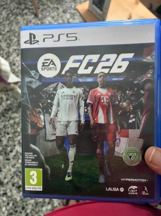 Lote 4 Videojuegos PS4: The Last of Us, FC 26, Red