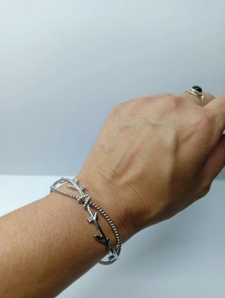 Pulsera rígida plata circonitas hojas