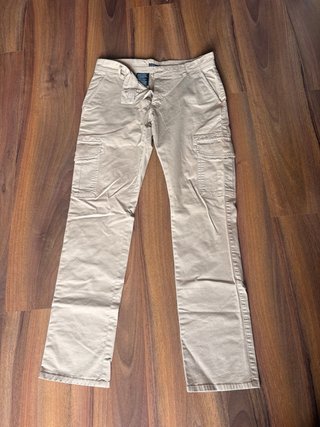 Pantalones cargo slim fit beige