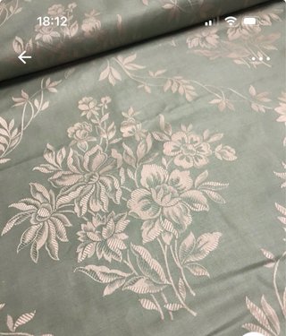 Tela satén con estampado floral y doble cara