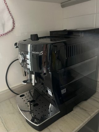 Cafetera DeLonghi Magnifica S Negra