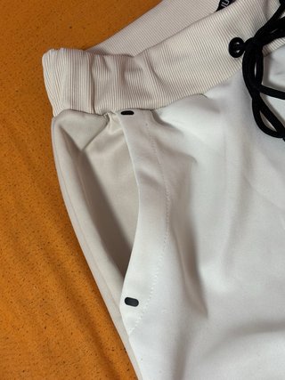 Pantalón chándal beige y blanco Talla S