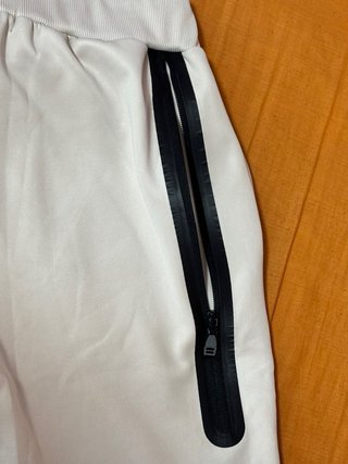 Pantalón chándal beige y blanco Talla S