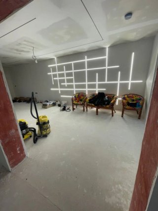 Pladur y luces indirectas