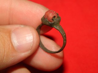 Anillo Ibero Romano con piedra roja 2 gramos