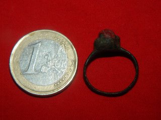 Anillo Ibero Romano con piedra roja 2 gramos