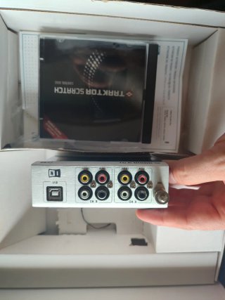 Native Instruments Traktor Scratch Duo