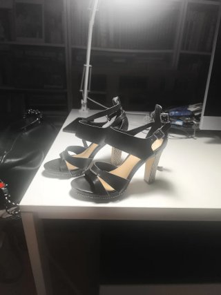 Sandalias Mustang Piel Negras Talla 39. Impecabled